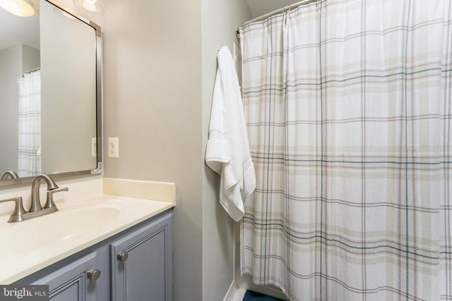 25504 HEATHFIELD CIR, Chantilly, VA 20152