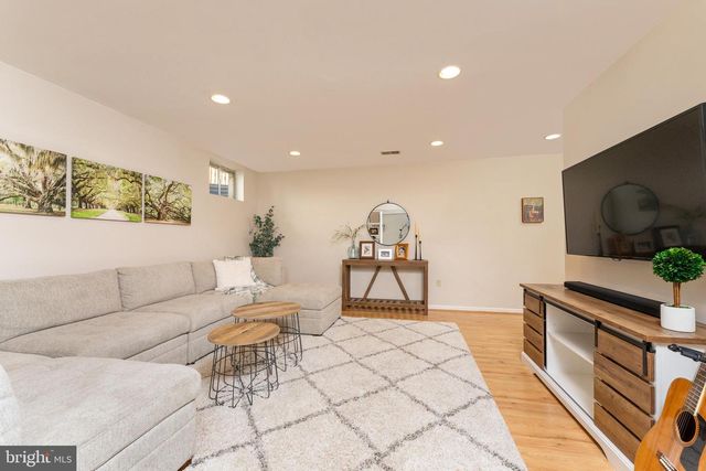 25504 HEATHFIELD CIR, Chantilly, VA 20152