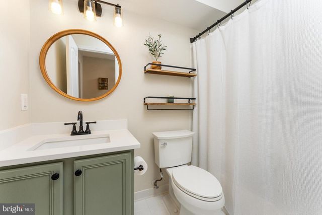25504 HEATHFIELD CIR, Chantilly, VA 20152