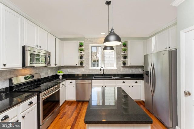 25504 HEATHFIELD CIR, Chantilly, VA 20152