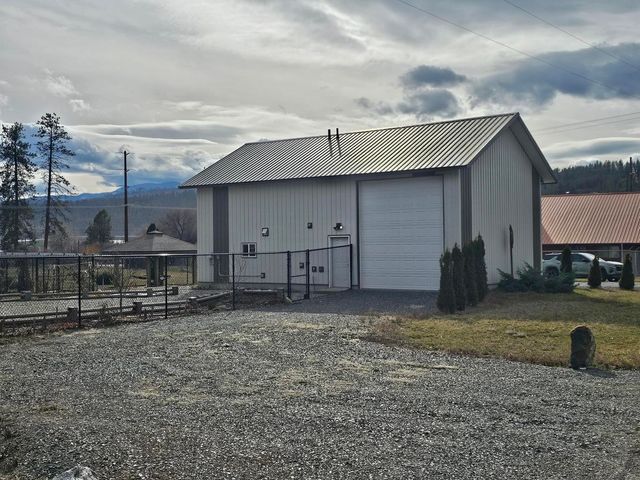 647 Elm Tree Dr, Colville, WA 99114