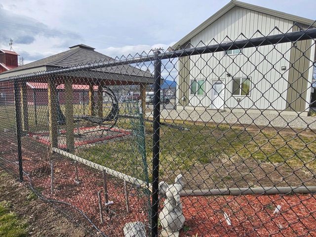 647 Elm Tree Dr, Colville, WA 99114