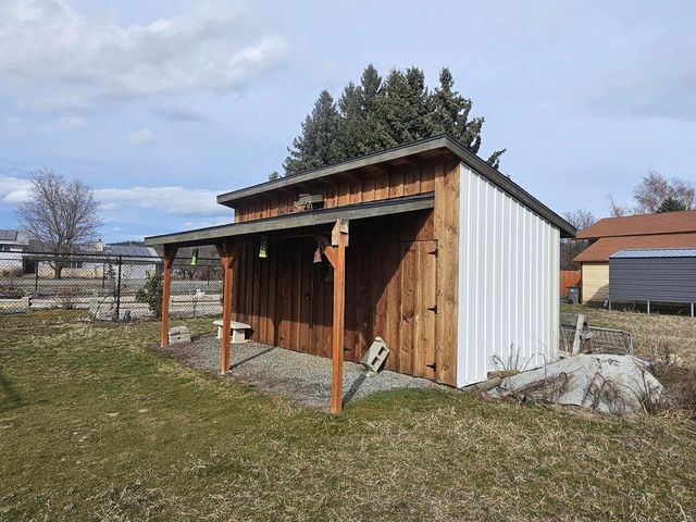 647 Elm Tree Dr, Colville, WA 99114