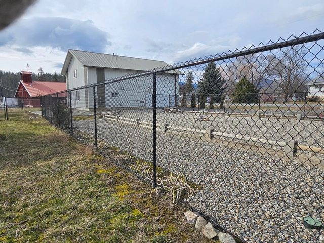 647 Elm Tree Dr, Colville, WA 99114