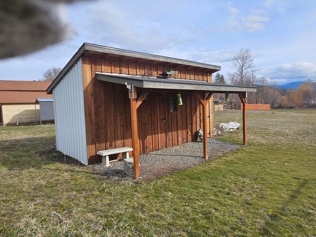 647 Elm Tree Dr, Colville, WA 99114