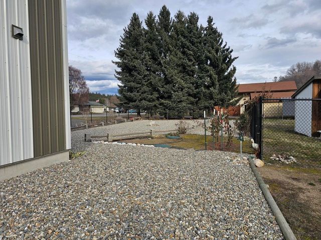 647 Elm Tree Dr, Colville, WA 99114