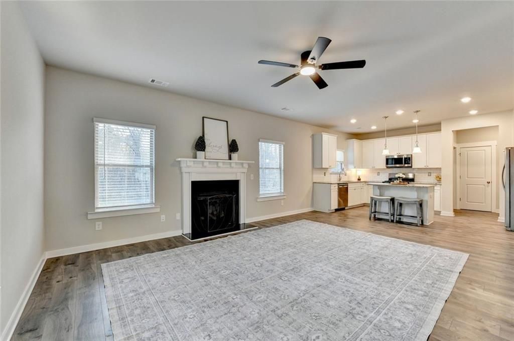 Image 14 of property listing at 5780 Winding Lakes Drive, Cumming, GA 30028