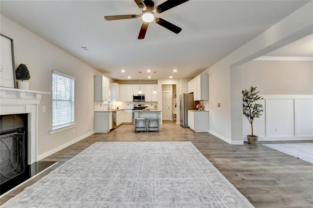 Image 15 of property listing at 5780 Winding Lakes Drive, Cumming, GA 30028