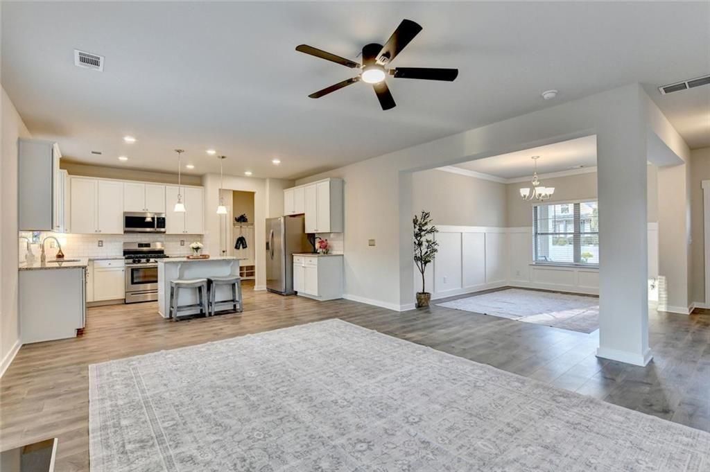 Image 16 of property listing at 5780 Winding Lakes Drive, Cumming, GA 30028