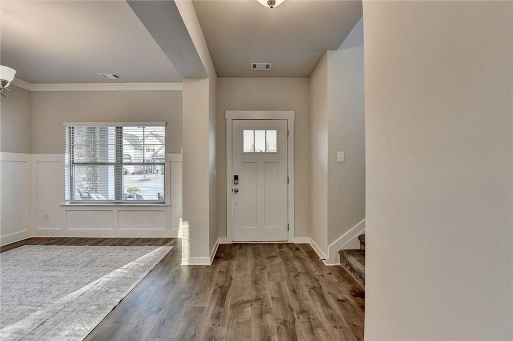 Image 4 of property listing at 5780 Winding Lakes Drive, Cumming, GA 30028