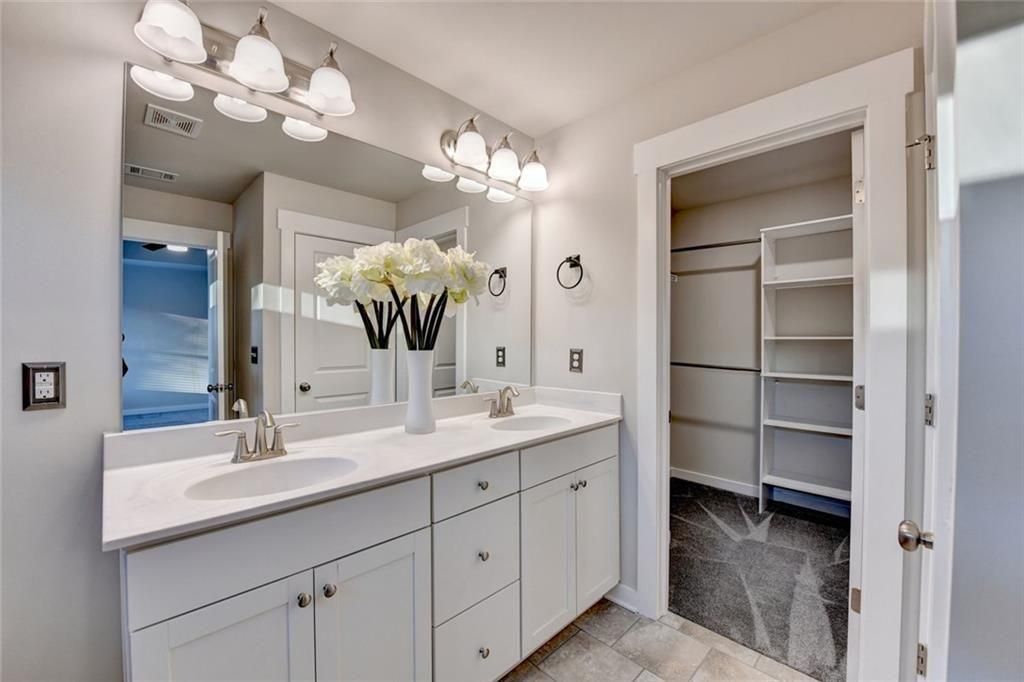 Image 42 of property listing at 5780 Winding Lakes Drive, Cumming, GA 30028