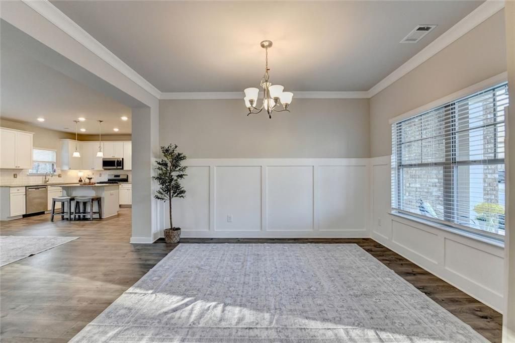 Image 7 of property listing at 5780 Winding Lakes Drive, Cumming, GA 30028