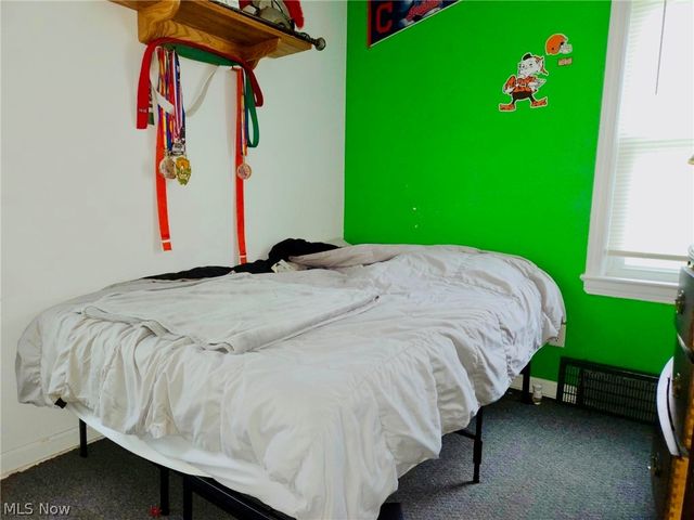 2402 E 35th Street, Lorain, OH 44055