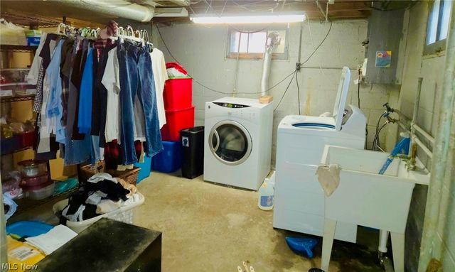 2402 E 35th Street, Lorain, OH 44055