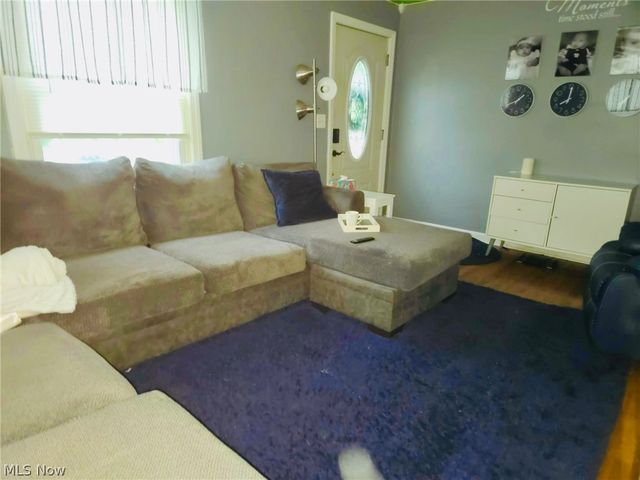 2402 E 35th Street, Lorain, OH 44055