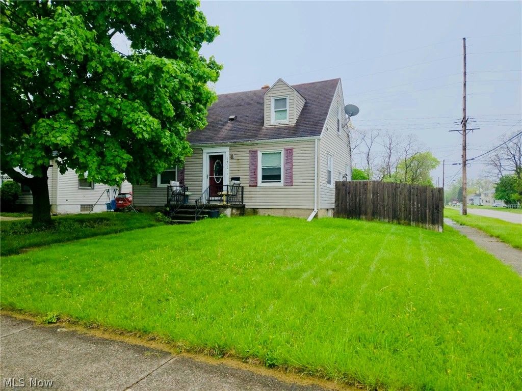 2402 E 35th Street, Lorain, OH 44055