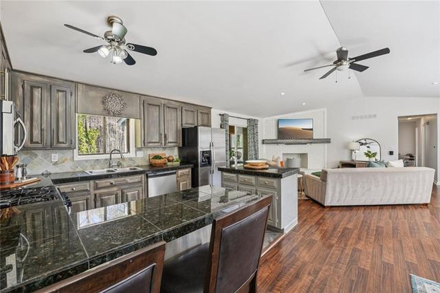 407 Hobo Lane, Woodstock, GA 30189