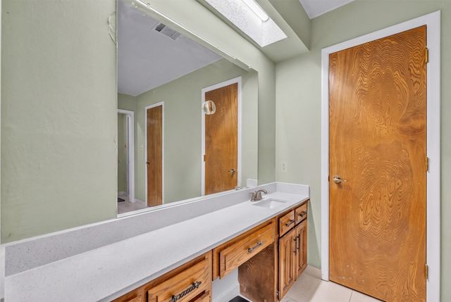 6808 Winchester Court, Fort Worth, TX 76133