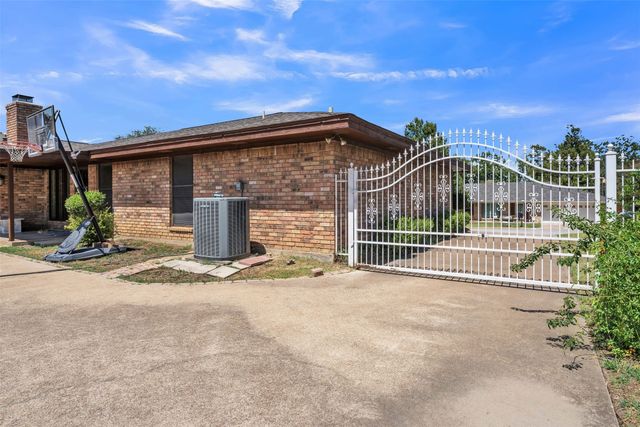 6808 Winchester Court, Fort Worth, TX 76133