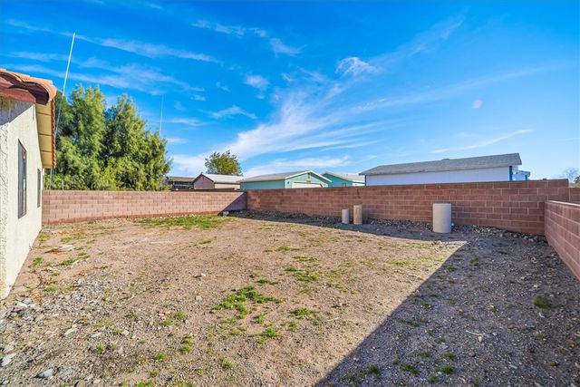 1676 Ash Avenue, Bullhead City, AZ 86442