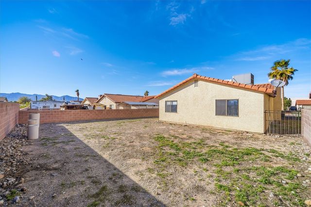 1676 Ash Avenue, Bullhead City, AZ 86442