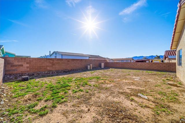 1676 Ash Avenue, Bullhead City, AZ 86442