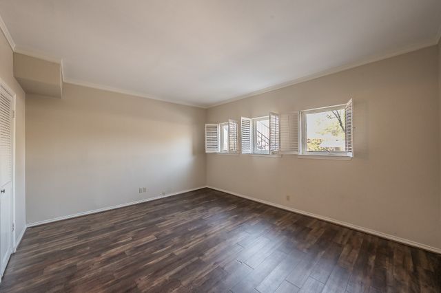 4312 Bellaire Drive S 127, Fort Worth, TX 76109