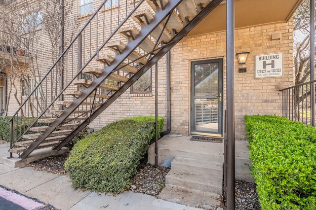 4312 Bellaire Drive S 127, Fort Worth, TX 76109