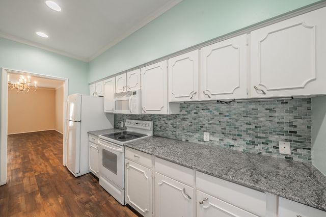 4312 Bellaire Drive S 127, Fort Worth, TX 76109