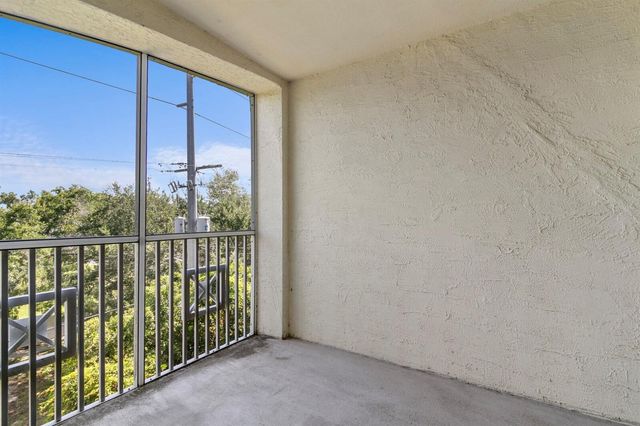 5039 SUNRIDGE PALMS DRIVE 203, Tampa, FL 33617