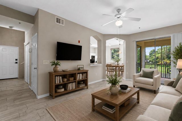 5039 SUNRIDGE PALMS DRIVE 203, Tampa, FL 33617