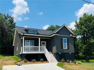18 W Colonial Drive, Thomasville, NC 27360