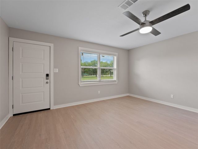 421 S Interurban Street, Anna, TX 75409