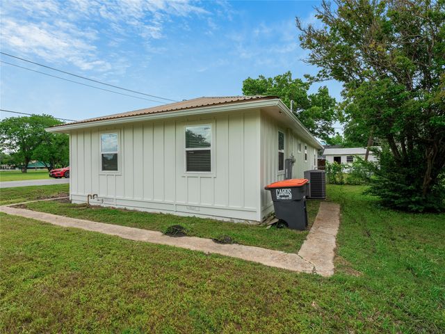 421 S Interurban Street, Anna, TX 75409