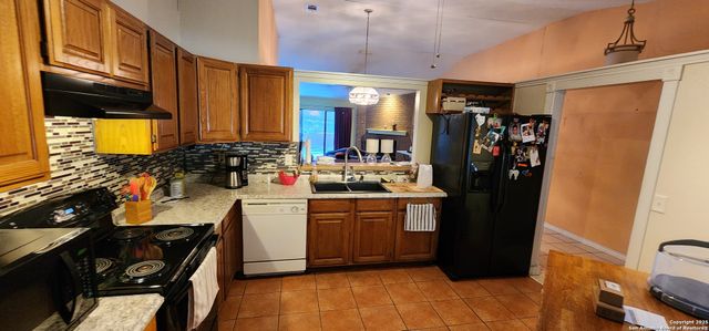 6907 Raintree, San Antonio, TX 78233