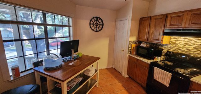 6907 Raintree, San Antonio, TX 78233