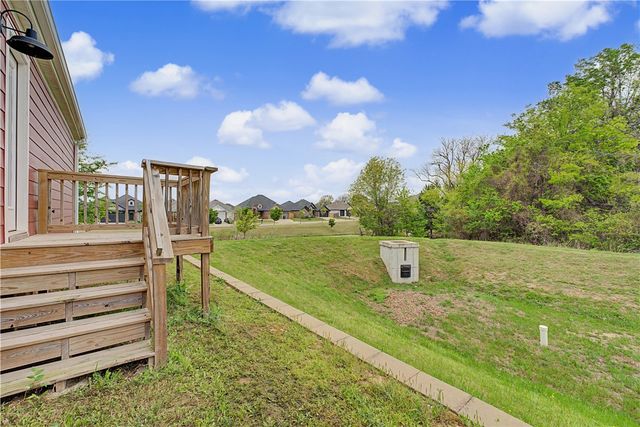 5979 W Holdcroft Drive, Fayetteville, AR 72704