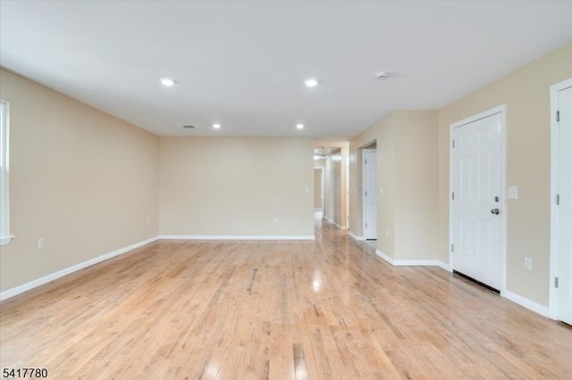 150 N Munn Ave, East Orange City, NJ 07017