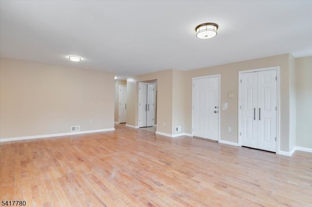 150 N Munn Ave, East Orange City, NJ 07017