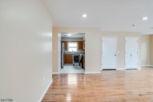 150 N Munn Ave, East Orange City, NJ 07017