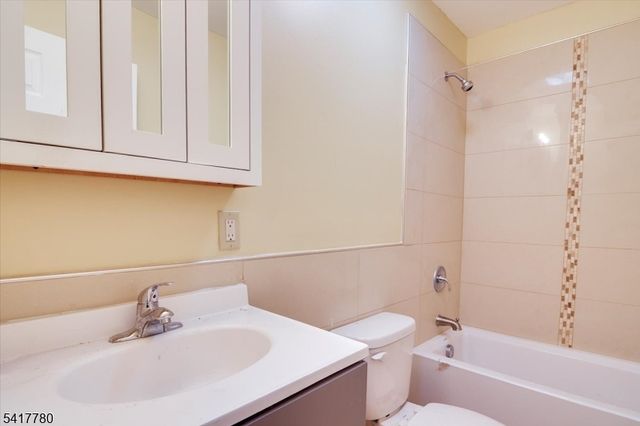 150 N Munn Ave, East Orange City, NJ 07017