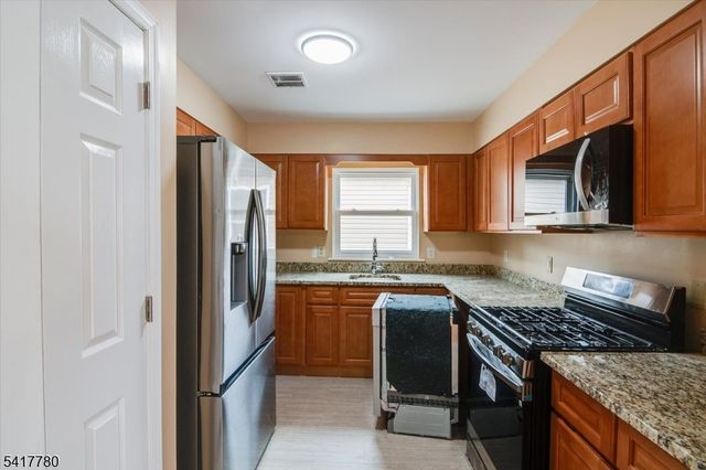 150 N Munn Ave, East Orange City, NJ 07017