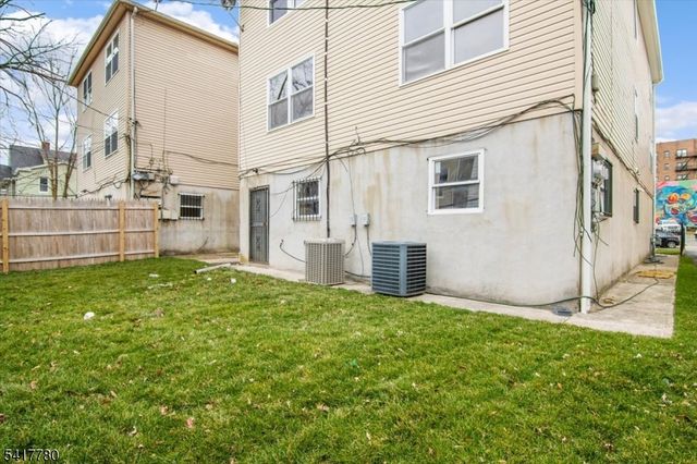 150 N Munn Ave, East Orange City, NJ 07017