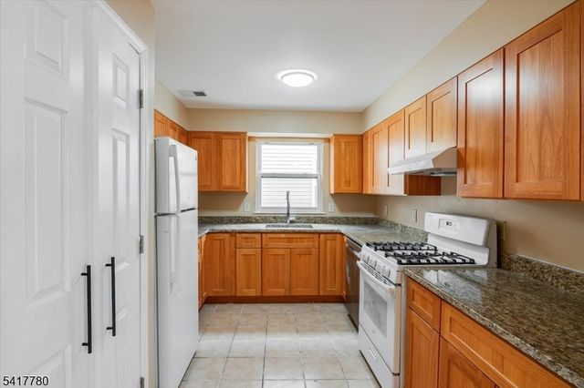 150 N Munn Ave, East Orange City, NJ 07017