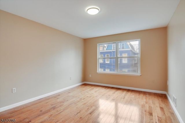 150 N Munn Ave, East Orange City, NJ 07017