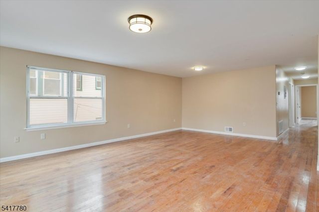 150 N Munn Ave, East Orange City, NJ 07017