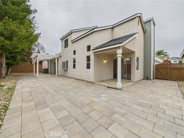 10781 N Windham Bay Circle, Fresno, CA 93730