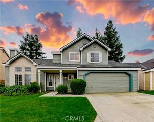 10781 N Windham Bay Circle, Fresno, CA 93730