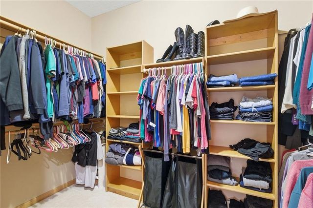 8001 Darnell Lane, Lenexa, KS 66215