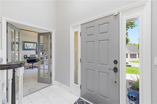 8001 Darnell Lane, Lenexa, KS 66215